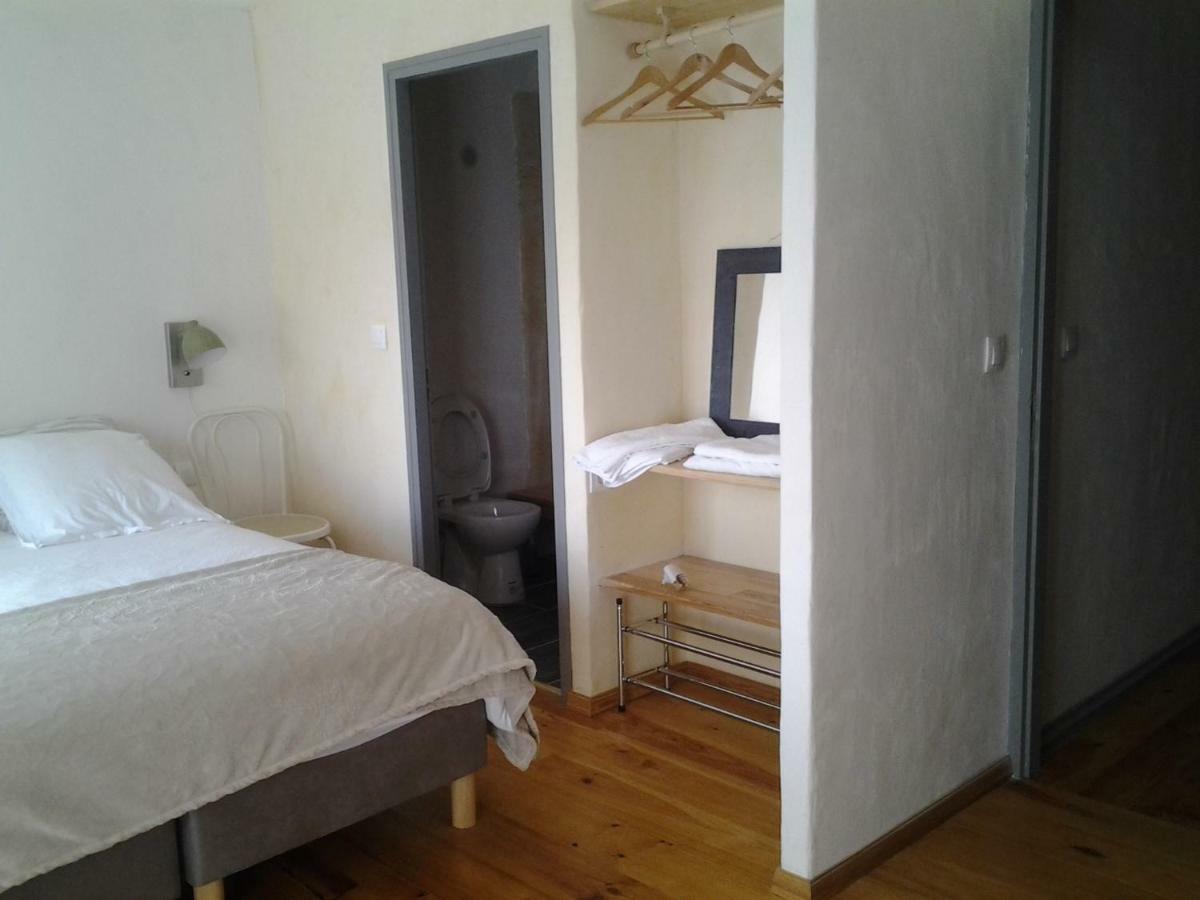 Bed and Breakfast Au Vélo dans l'Arbre Saint-Sulpice-de-Faleyrens Esterno foto